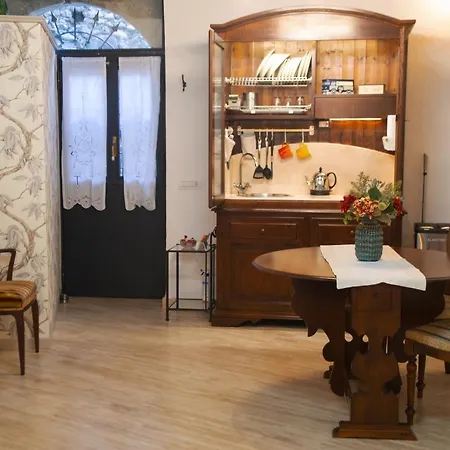 Antiche Mura Apartment *